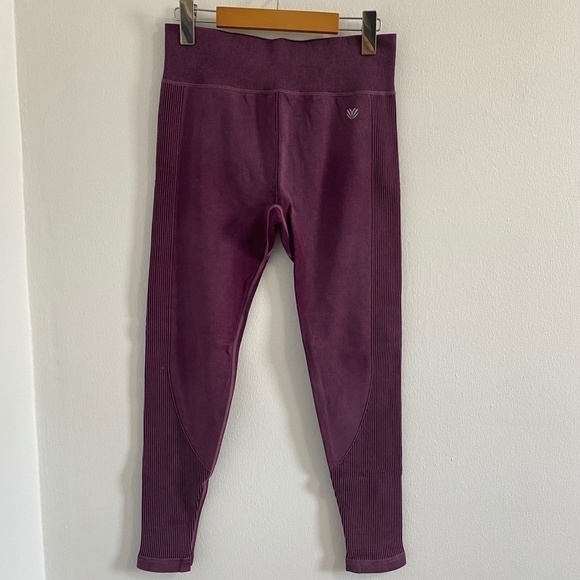 BURGUNDY FOREVER 21 HIGH RISE LEGGINGS - Picture 2 of 6